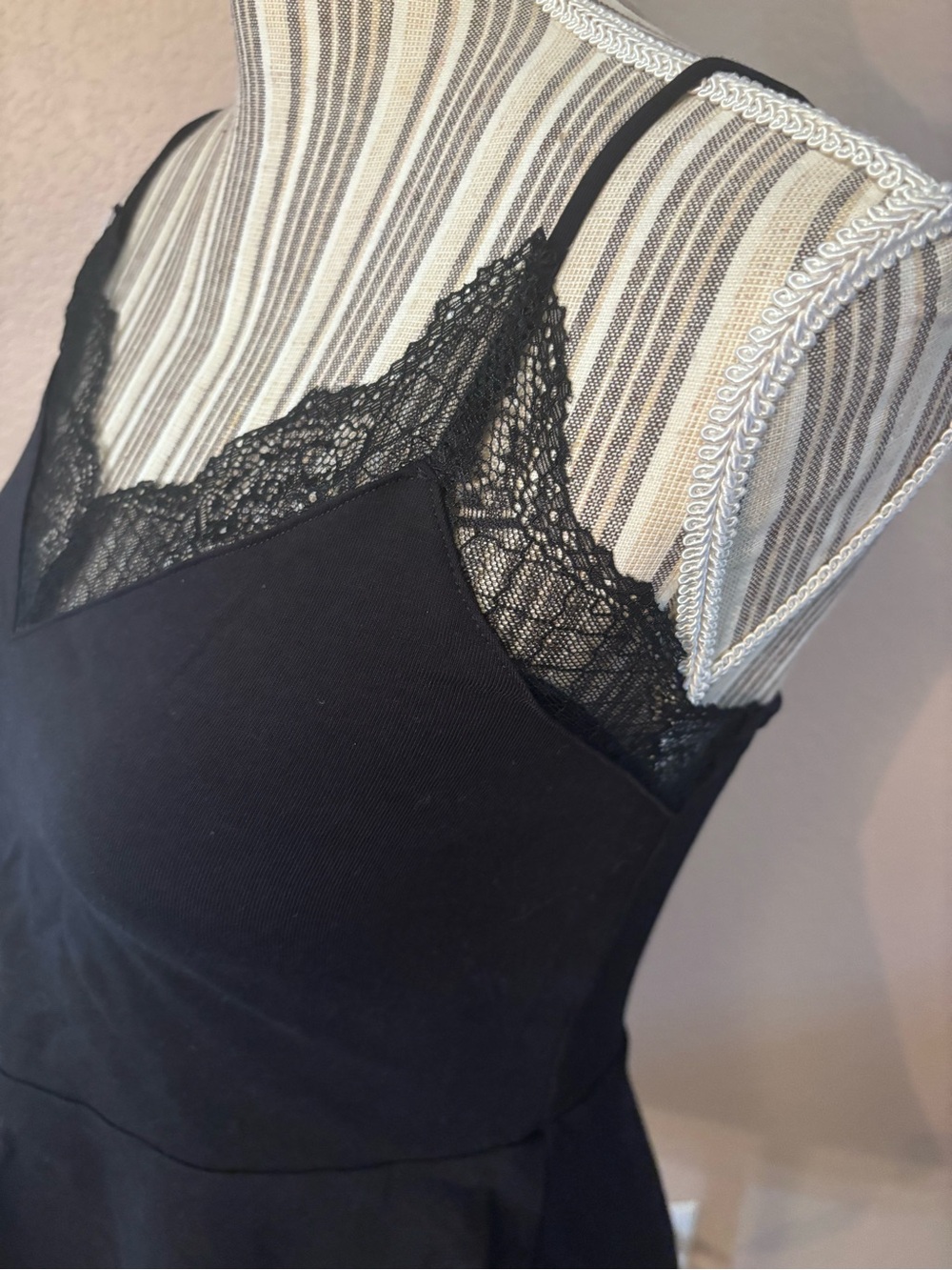 SALE! Express Camisole M Black Lace-Trim Peplum V-Neck Spaghett Strap Y2K Cotton - Picture 8 of 16